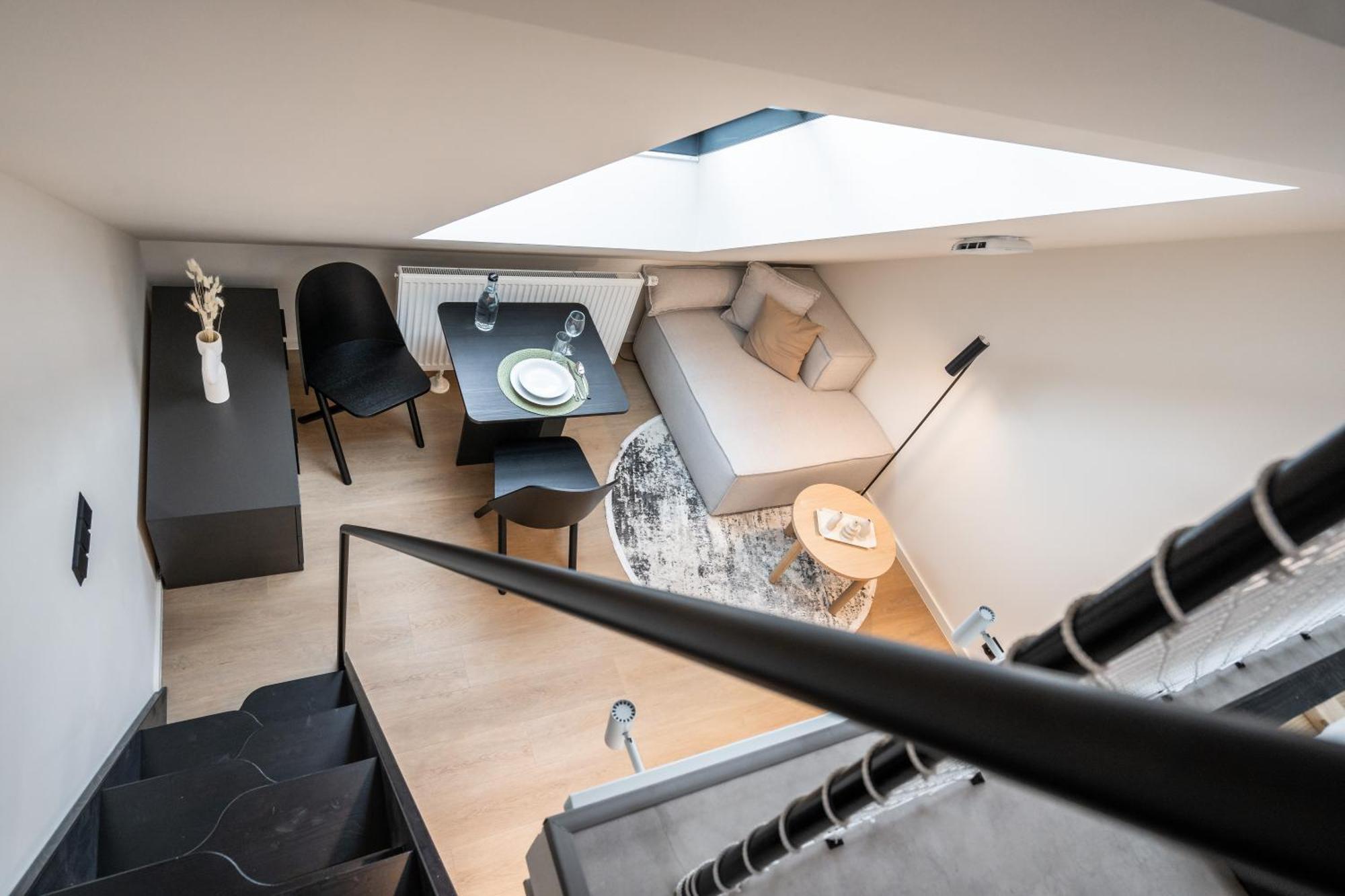 Honest Karlin Aparthotel Prag Exteriör bild
