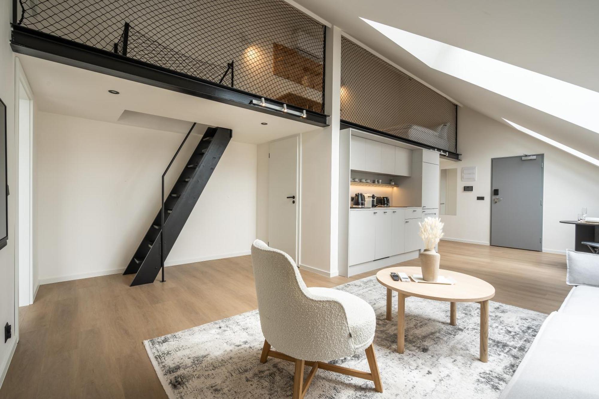 Honest Karlin Aparthotel Prag Exteriör bild