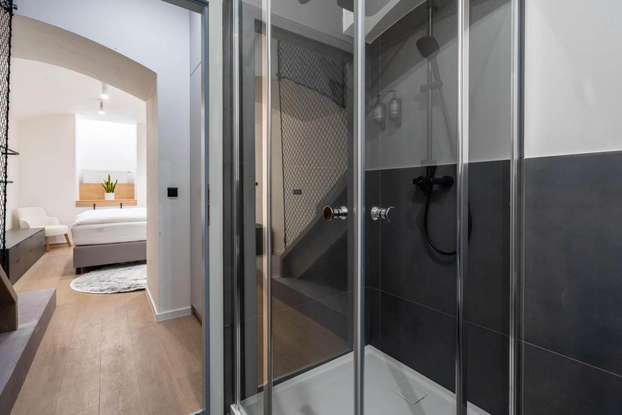 Honest Karlin Aparthotel Prag Rum bild