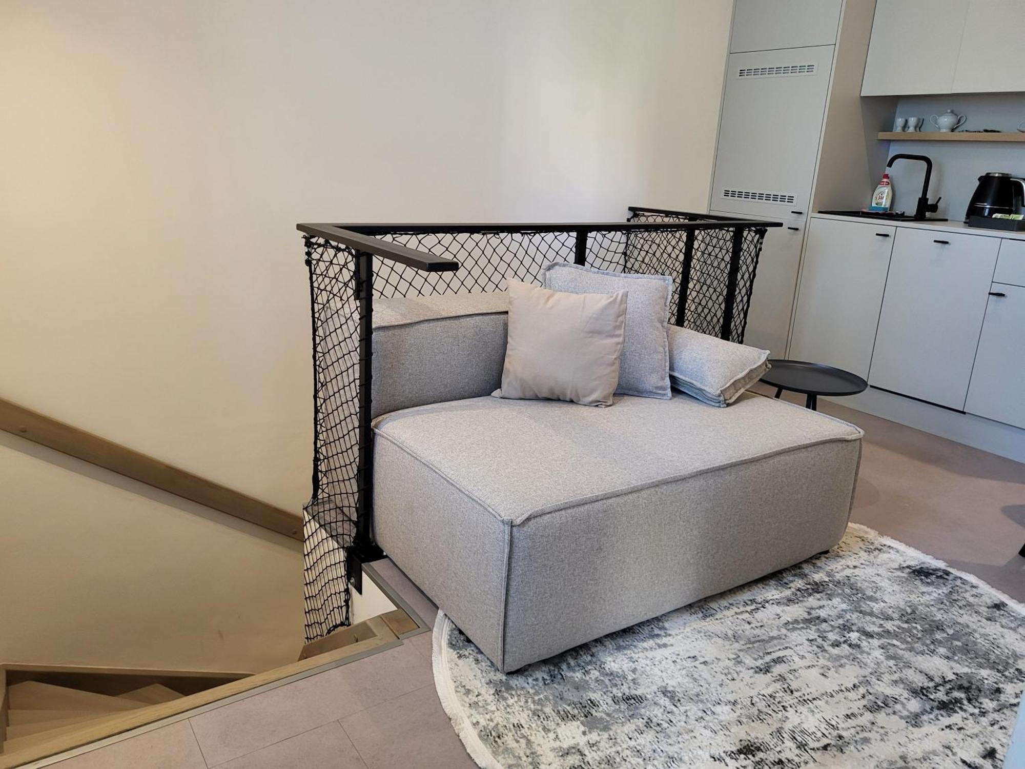 Honest Karlin Aparthotel Prag Rum bild