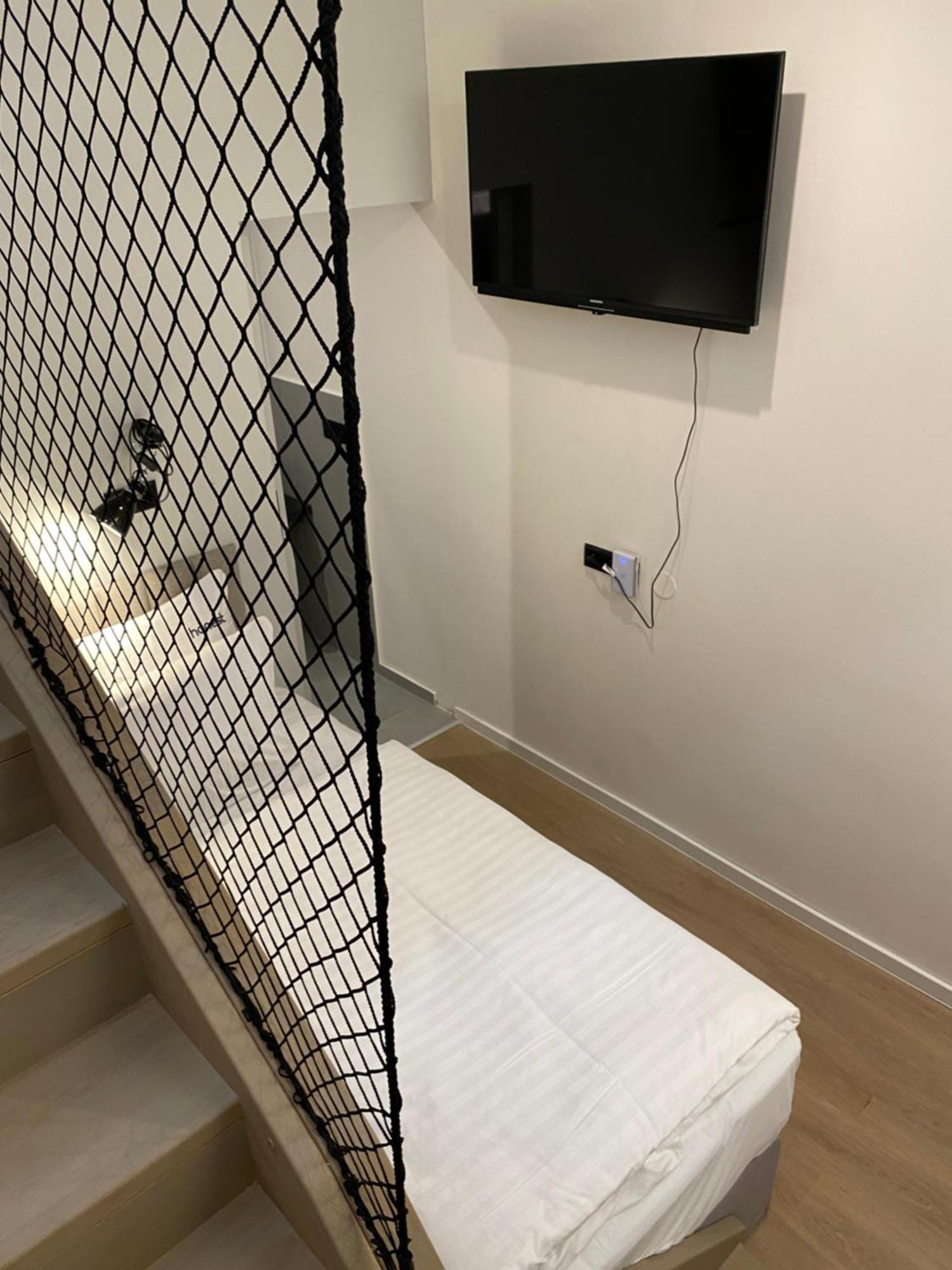Honest Karlin Aparthotel Prag Rum bild